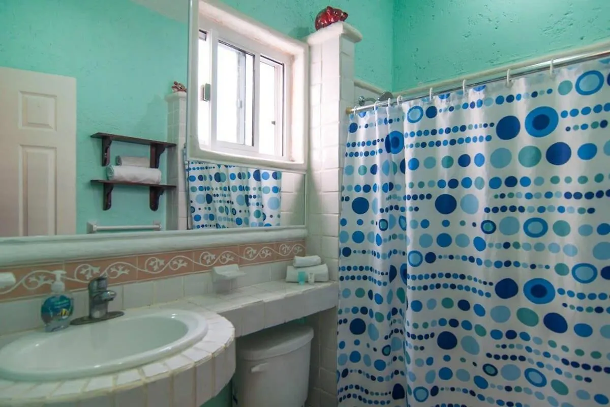 Charming Authentic Mexico-Walk To Beach & 5Th Ave! Playa del Carmen Semesterbostad