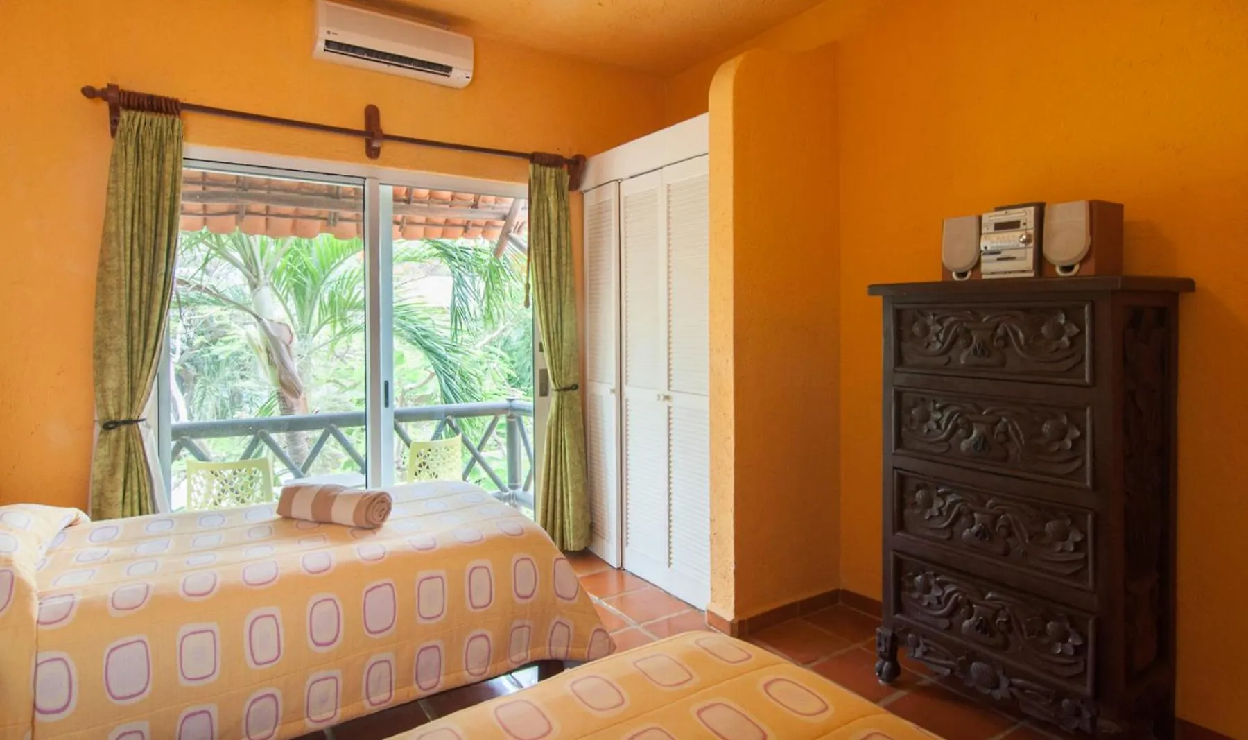 Semesterbostad Charming Authentic Mexico-Walk To Beach & 5Th Ave! Playa del Carmen