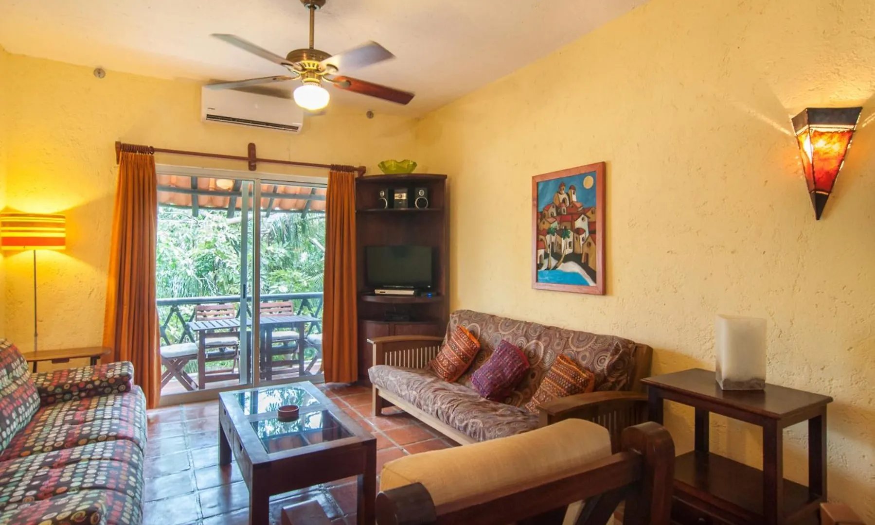 Charming Authentic Mexico-Walk To Beach & 5Th Ave! Playa del Carmen