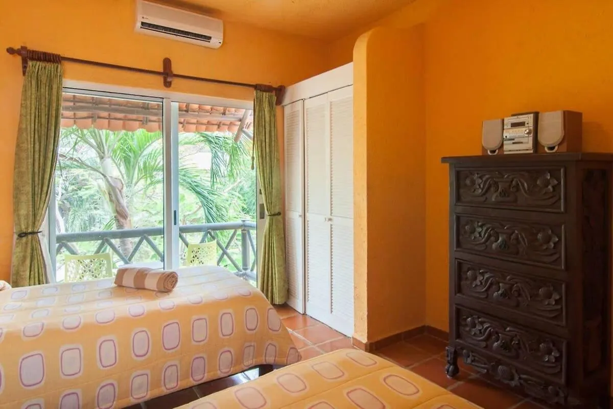 Charming Authentic Mexico-Walk To Beach & 5Th Ave! Playa del Carmen Holiday home